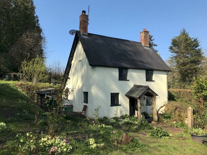 2 Bedroom Cottage To Rent In Luscombe, EX7