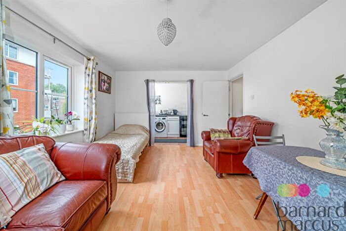 1 Bedroom Flat For Sale In Pageant Avenue, London, NW9