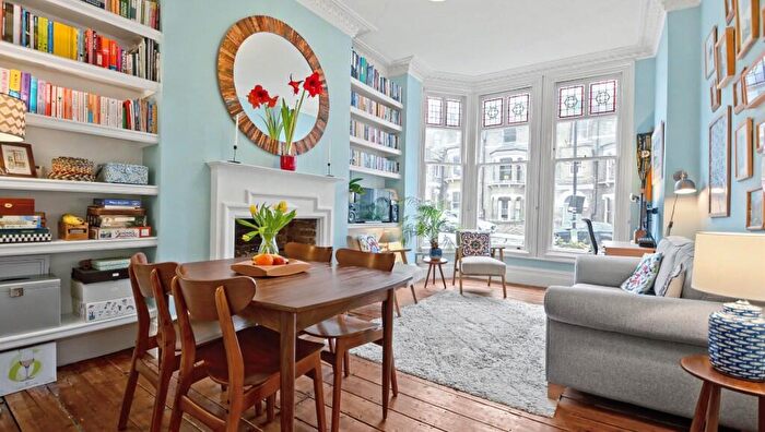 1 Bedroom Flat For Sale In Lady Margaret Road, Kentish Town, London, NW5