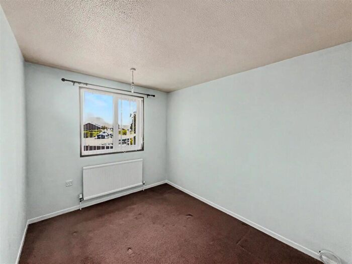 2 Bedroom Bungalow To Rent In Glenbrook Crescent, Nottingham, NG8