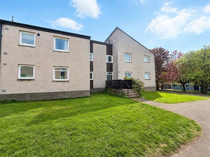 2 Bedroom Flat For Sale In Dochart Terrace, Dundee, DD2