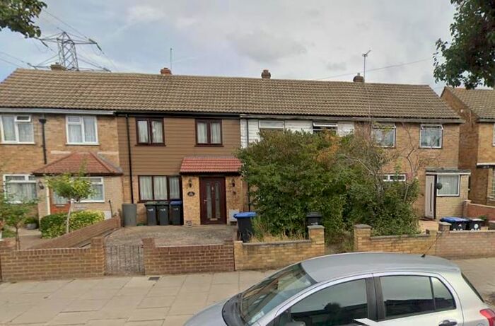 2 Bedroom Property To Rent In Ordnance Road, Enfield, EN3