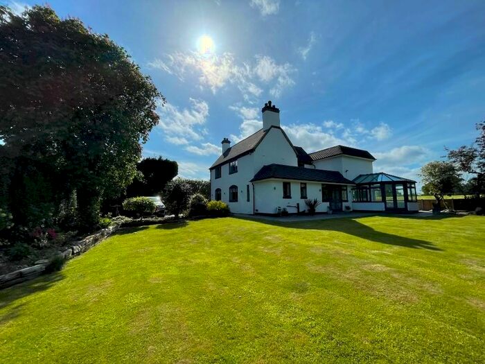 4 Bedroom Detached House To Rent In Tanners Green Lane, Birmingham, B47