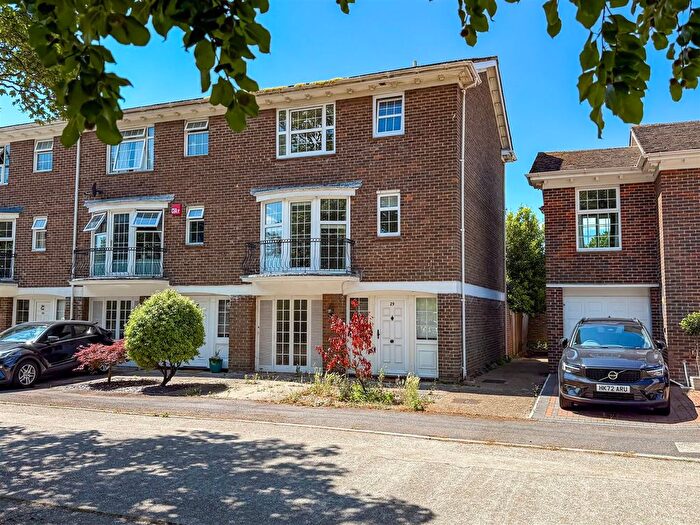 4 Bedroom End Terrace House For Sale In Little Green, Gosport, PO12