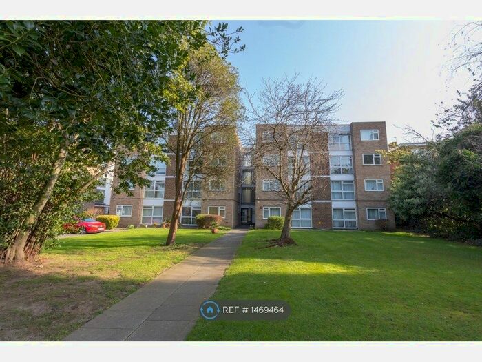 2 Bedroom Flat To Rent In Adelaide Court, Beckenham, BR3