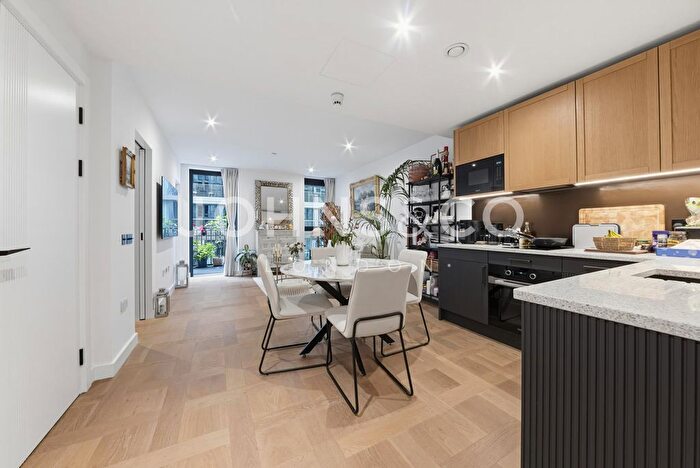 Studio To Rent In Merino Gardens, London, E1W