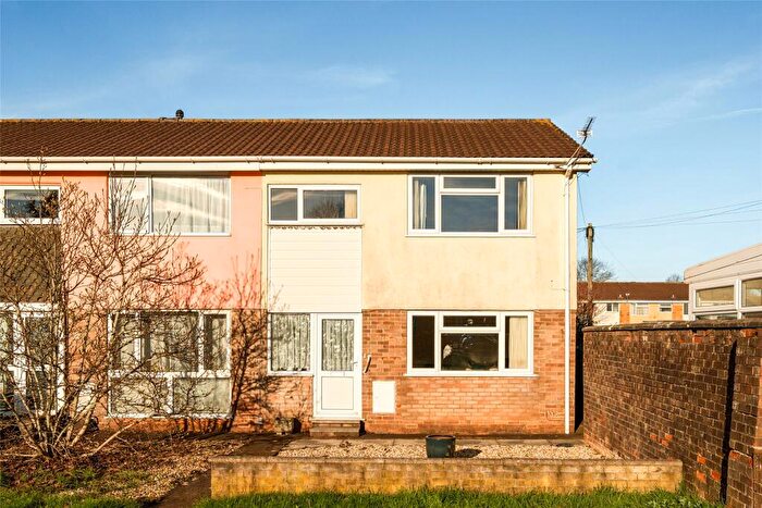 3 Bedroom Semi Detached House For Sale In Glenfall, Yate, Bristol, Gloucestershire, BS37
