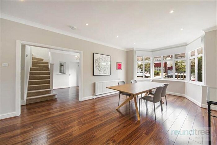 4 Bedroom House For Sale In Haslemere Avenue, Hendon, NW4