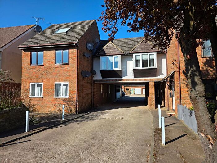 1 Bedroom Apartment For Sale In Bicester Road, Aylesbury, HP19