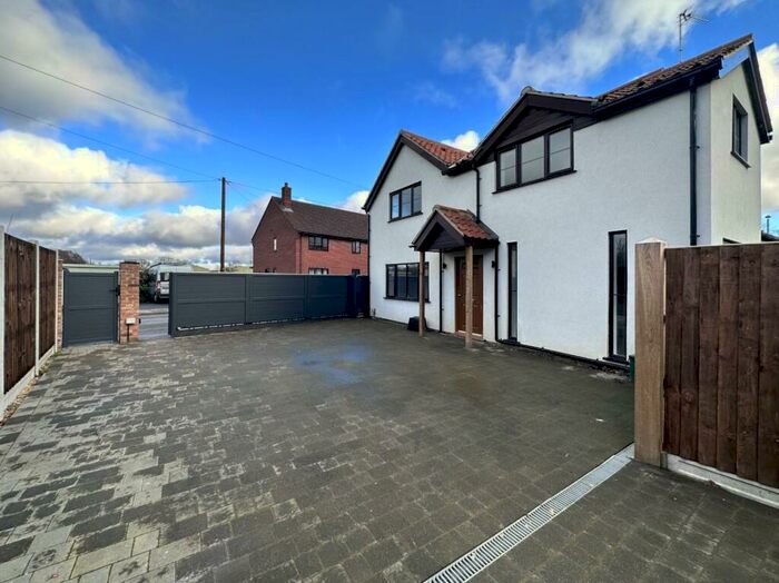 4 Bedroom House To Rent In Holt Road, Horsford, Norwich, NR10