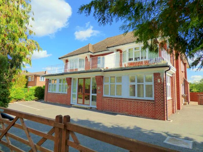 2 Bedroom Flat To Rent In Baston Road, Hayes, BR2