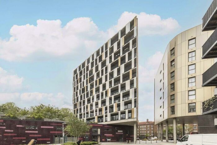 3 Bedroom Flat To Rent In Atkins Square, Dalston Lane, E8