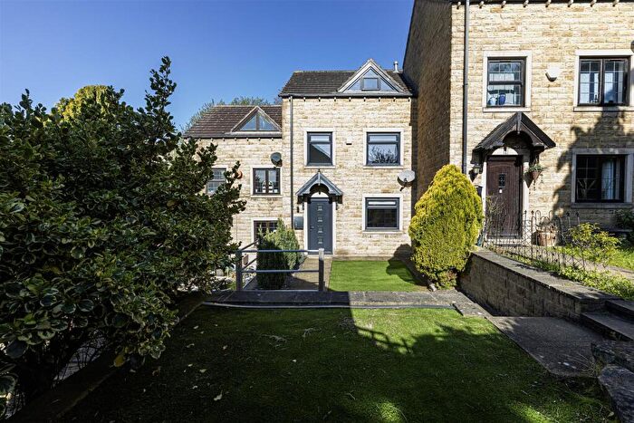 3 Bedroom House For Sale In Grove Nook, Longwood, Huddersfield, HD3