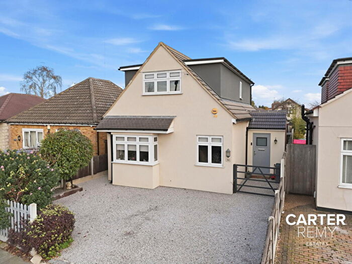 3 Bedroom Detached House For Sale In Sunningdale Road, Rainham, RM13