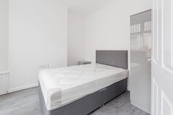 3 Bedroom Terraced House To Rent In Oakfield, L4