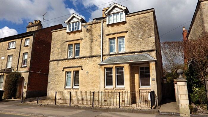 2 Bedroom Flat To Rent In Ashcroft Road, Cirencester, Gloucestershire, GL7