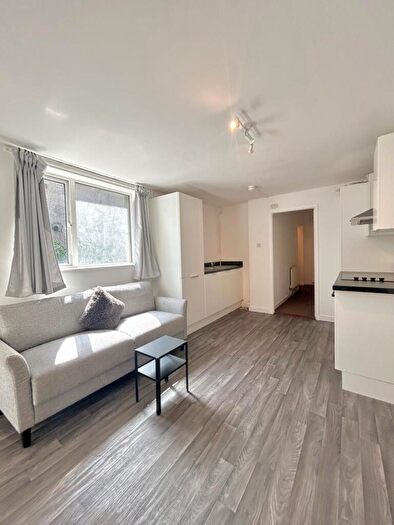 2 Bedroom Apartment To Rent In Woodville Road, Cardiff, CF24