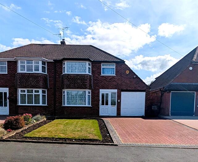 3 Bedroom Semi-Detached House For Sale In Leebank Road, Halesowen, B63