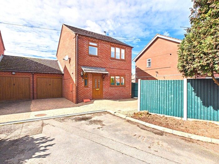 3 Bedroom Link Detached House For Sale In Smithfield Close, Market Drayton, Shropshire, TF9