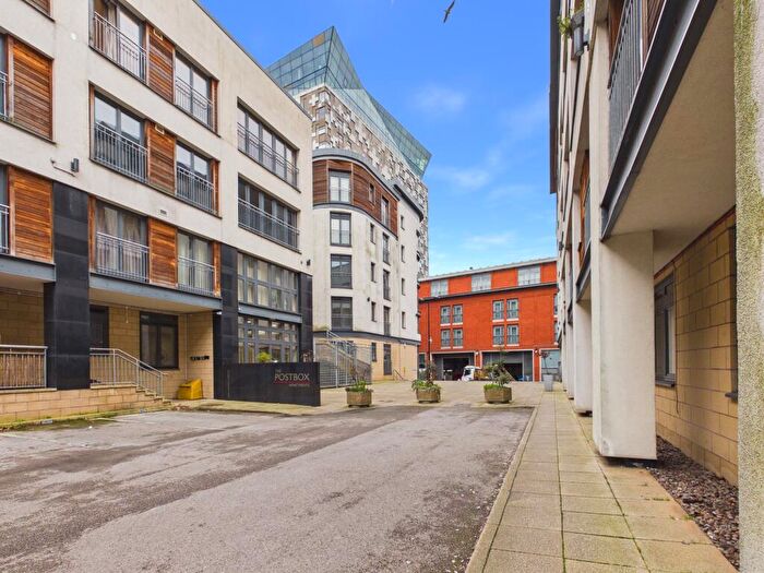 2 Bedroom Flat For Sale In Upper Marshall Street, Birmingham, B1