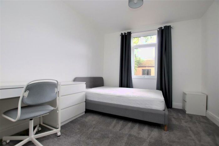 6 Bedroom Detached House To Rent In Whiteway Road, Bath, BA2