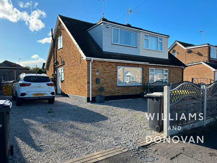 2 Bedroom Detached Bungalow To Rent In Cherry Close, Hockley, SS5