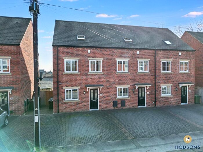3 Bedroom Town House For Sale In Medlock Road, Horbury, Wakefield, WF4