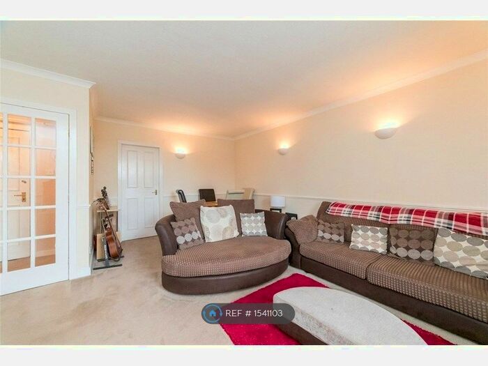 1 Bedroom Flat To Rent In James Square, Crieff, PH7