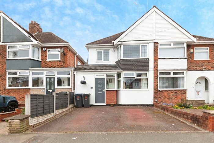 3 Bedroom Semi Detached House For Sale In Steyning Road, South Yardley, Birmingham, West Midlands, B26