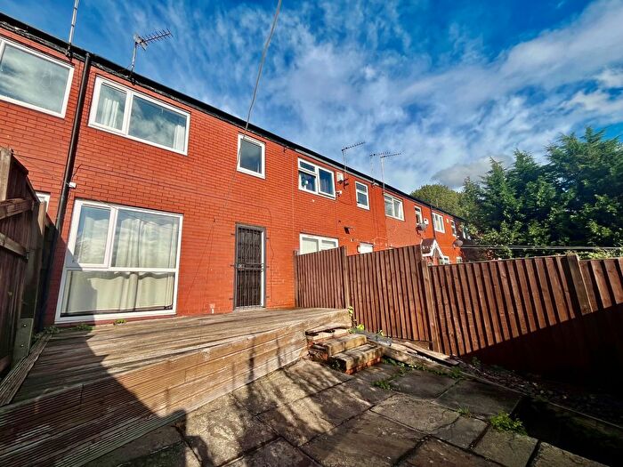 3 Bedroom Property To Rent In Westfield Road, Leeds, LS3