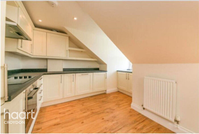 2 Bedroom Flat To Rent In Melville Avenue, South Croydon, CR2