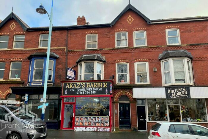 2 Bedroom Flat For Sale In The Crescent, Lytham St Annes, Lancashire, FY8