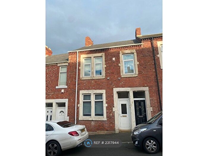 2 Bedroom Flat To Rent In Park Terrace, Swalwell, Newcastle Upon Tyne, NE16