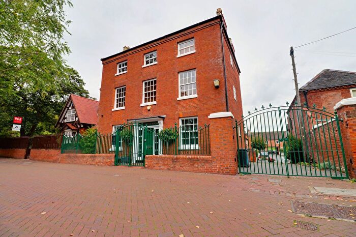 2 Bedroom Flat To Rent In Dam Street, Lichfield, WS13
