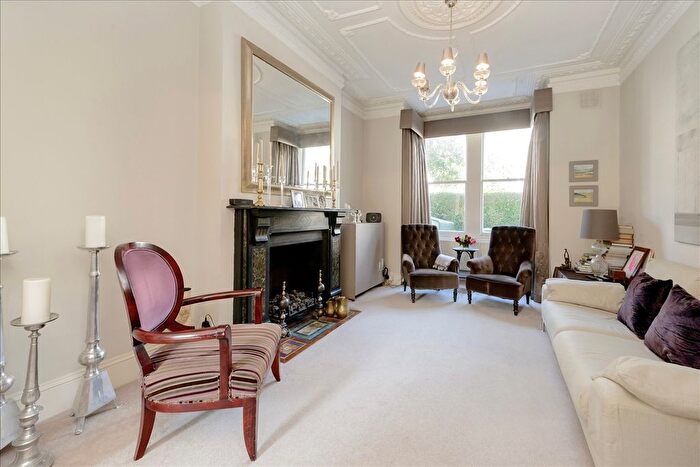 4 Bedroom Terraced House For Sale In Stanlake Road, Shepherd's Bush, W12