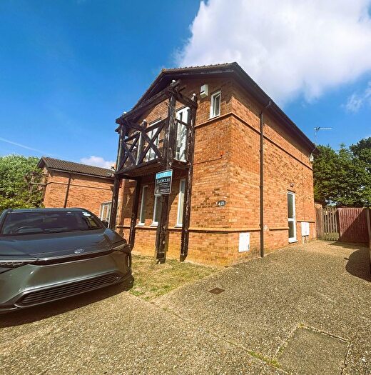 3 Bedroom Property To Rent In Silicon Court, Shenley Lodge, Milton Keynes, Buckinghamshire., MK5