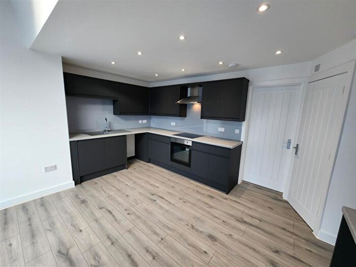 3 Bedroom Semi-Detached House To Rent In Manchester Road, Westhoughton, Bolton, BL5