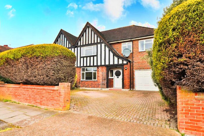 4 Bedroom Semi-Detached House To Rent In Bodley Road, New Malden, KT3