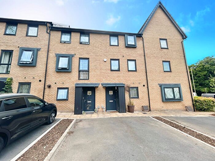 4 Bedroom Hotel Room To Rent In Divot Way Basingstoke, RG24