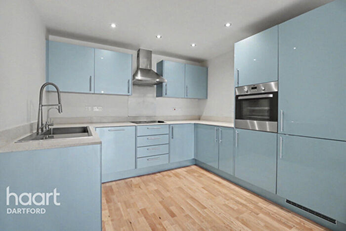 2 Bedroom Apartment For Sale In Creek Mill Way, Dartford, DA1