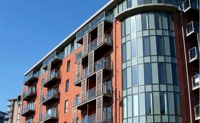 1 Bedroom Flat To Rent In Barnfield House, Salford Approach, Salford, M3