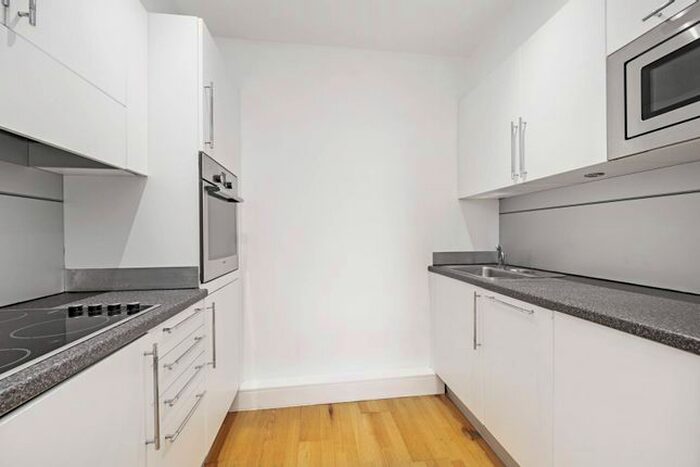 1 Bedroom Flat To Rent In Kingsland Passage, Dalston, London, E8