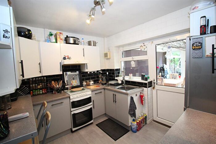 3 Bedroom Terraced House For Sale In Wyndhurst Road, Stechford, Birmingham, B33