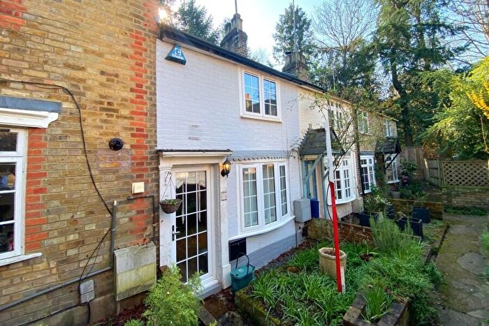 2 Bedroom Cottage To Rent In Weybridge, Surrey, KT13