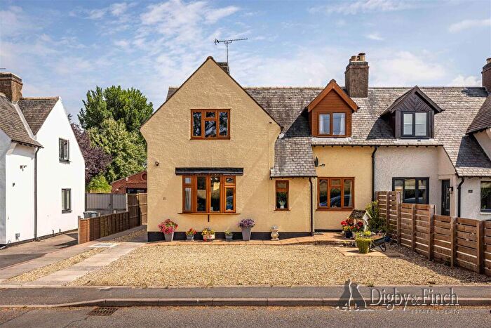 4 Bedroom Semi Detached House For Sale In Saxondale Drive, Radcliffe-On-Trent, Nottingham, NG12