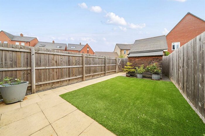 3 Bedroom Terraced House For Sale In Jermin Mews, Great Denham, MK40