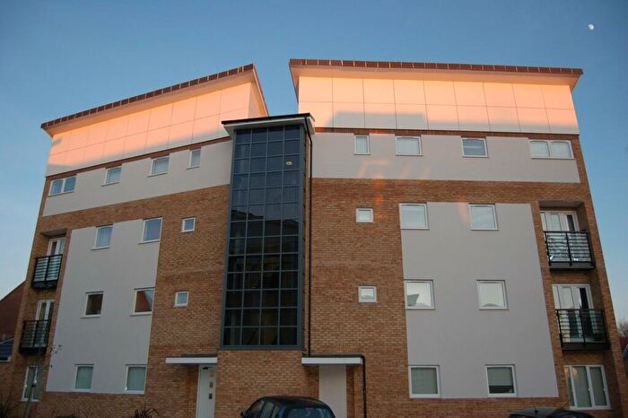 2 Bedroom Apartment To Rent In St Josephs Green, Scholars Walk, AL7