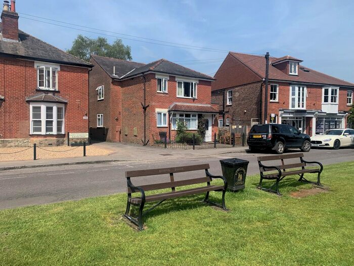 2 Bedroom Flat To Rent In The Green, Rowlands Castle, PO9