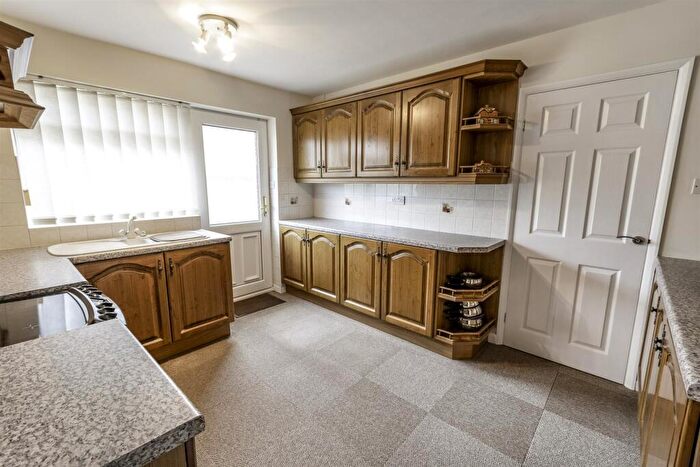 2 Bedroom Bungalow For Sale In Gill Close, Wickersley, Rotherham, S66
