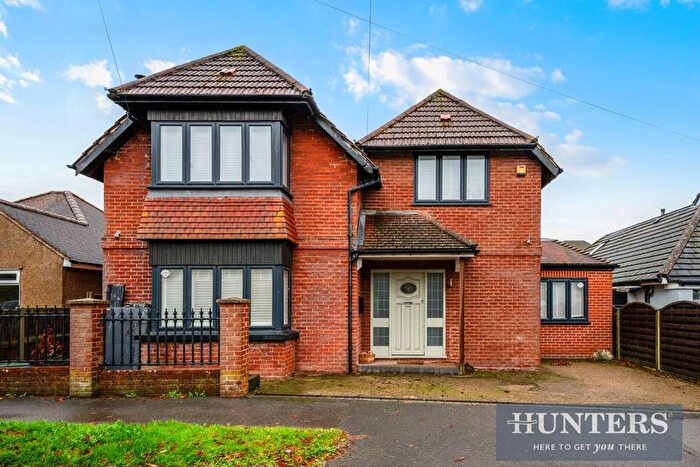 4 Bedroom Detached House For Sale In Rosebery Road, Epsom, KT18